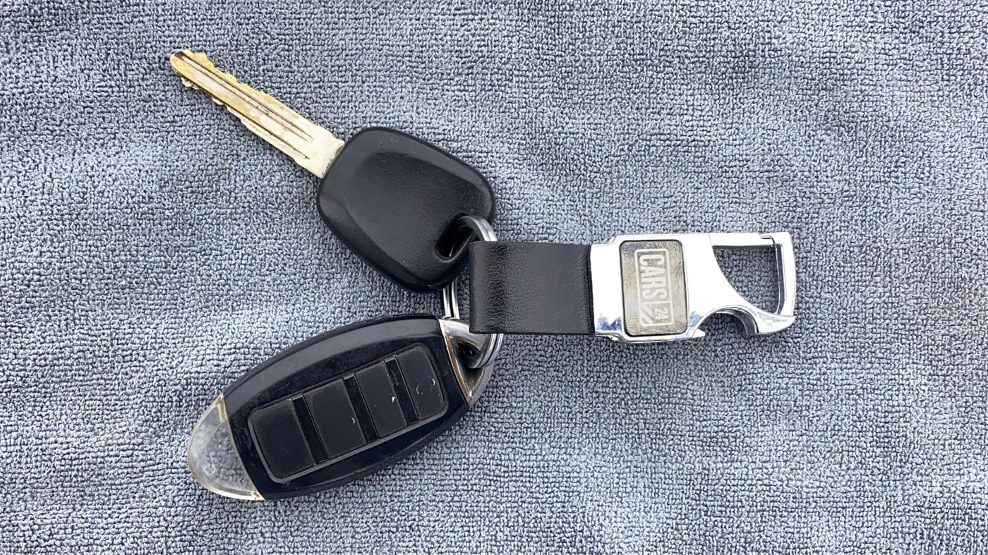 2018 Maruti Alto 800 LXI, Petrol, Manual, 32,390 km, Key Close Up