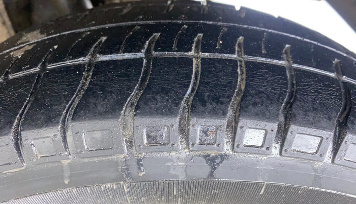 2018 Maruti Alto 800 LXI, Petrol, Manual, 32,390 km, Left Rear Tyre Tread