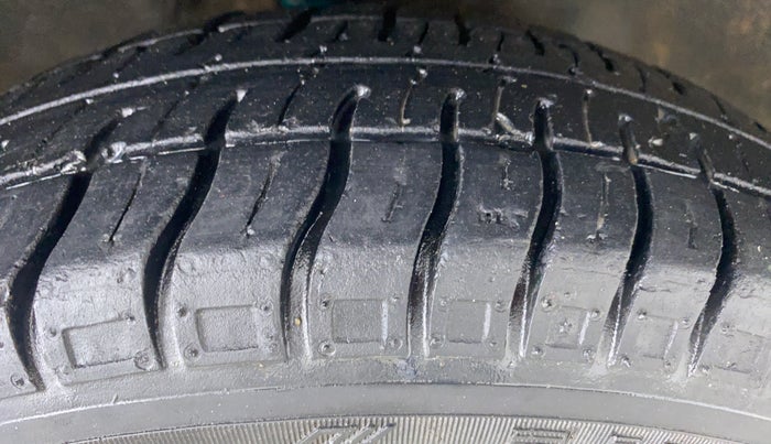 2018 Maruti Alto 800 LXI, Petrol, Manual, 32,390 km, Right Front Tyre Tread