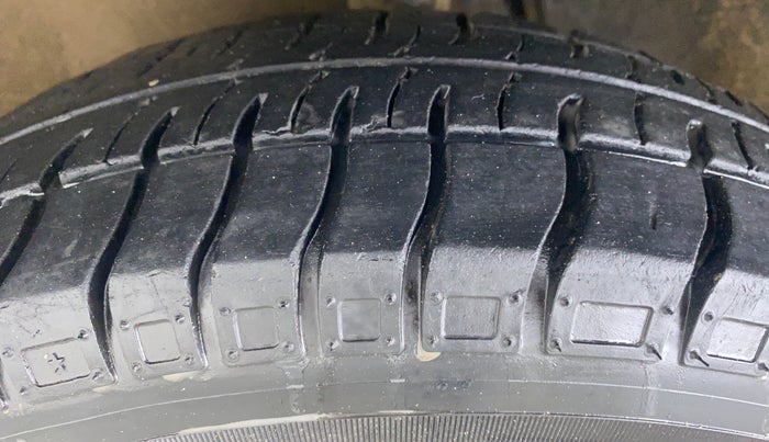 2018 Maruti Alto 800 LXI, Petrol, Manual, 32,390 km, Left Front Tyre Tread