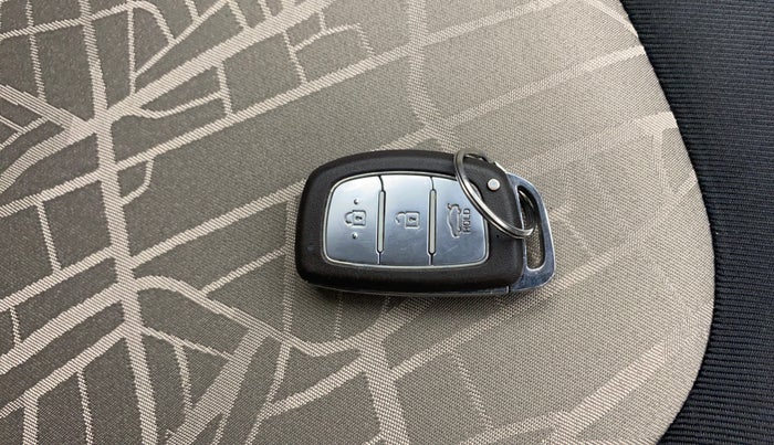 2017 Hyundai Grand i10 ASTA 1.2 KAPPA VTVT, Petrol, Manual, 76,308 km, Key Close Up