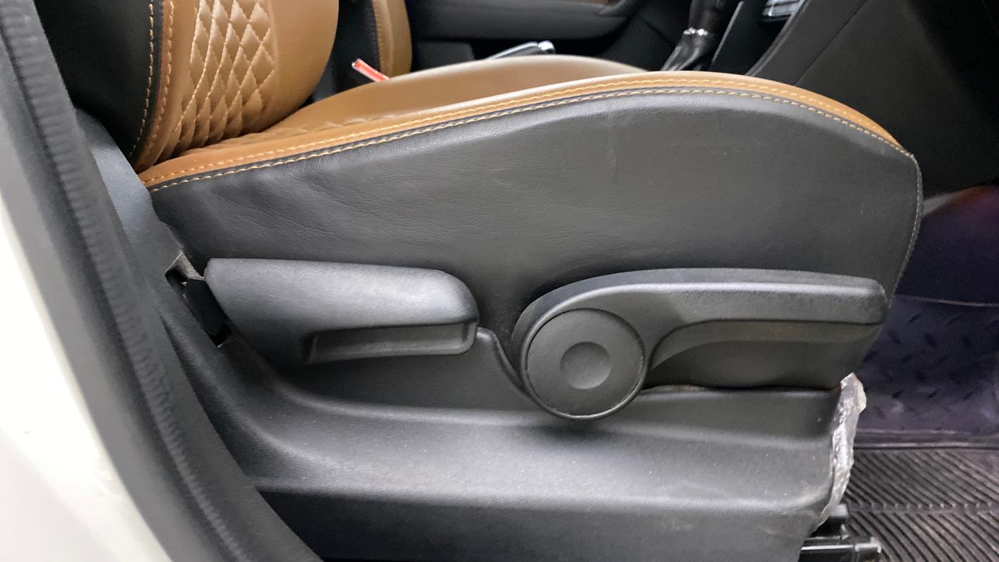 2021 Maruti Vitara Brezza ZXI PLUS AT SHVS, Petrol, Automatic, 46,908 km, Driver Side Adjustment Panel