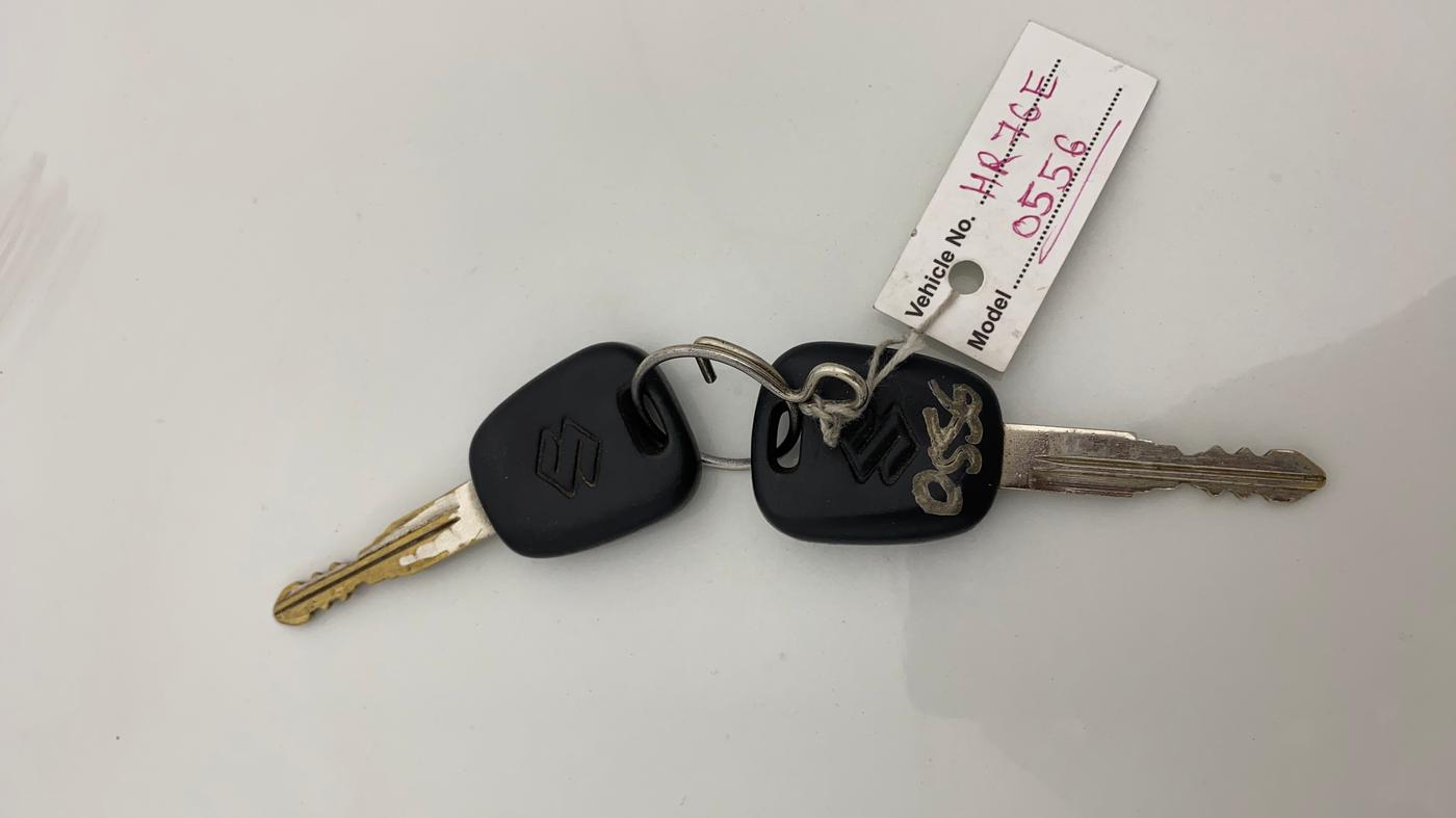 2019 Maruti Swift LXI, Petrol, Manual, 69,600 km, Key Close Up