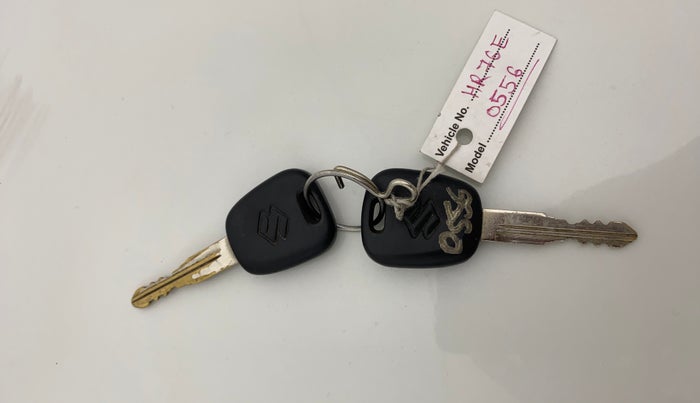 2019 Maruti Swift LXI, Petrol, Manual, 69,563 km, Key Close Up