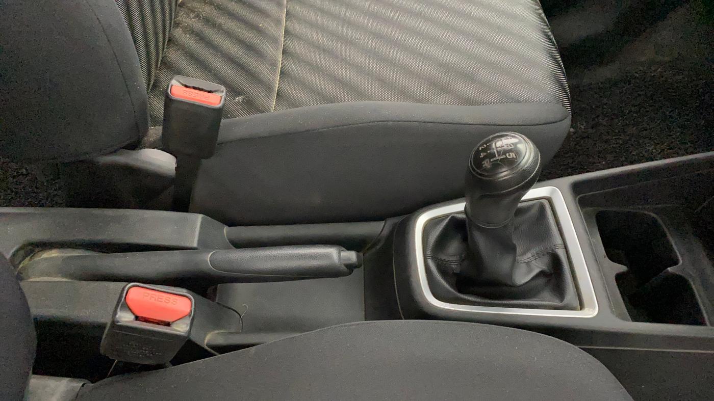 2019 Maruti Swift LXI, Petrol, Manual, 69,600 km, Gear Lever