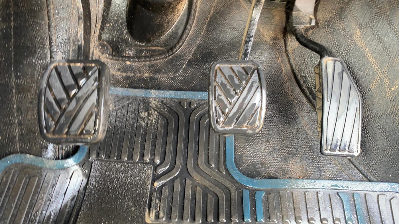 2022 Maruti IGNIS DELTA 1.2, Petrol, Manual, 37,270 km, Pedals