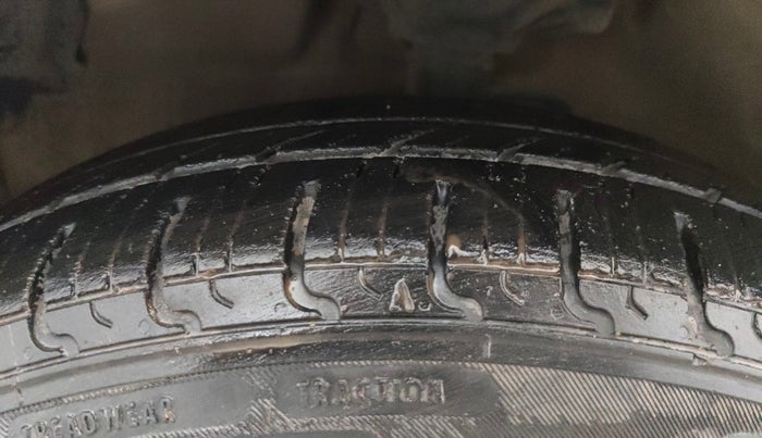2015 Maruti Celerio VXI AMT, Petrol, Automatic, 68,945 km, Left Front Tyre Tread