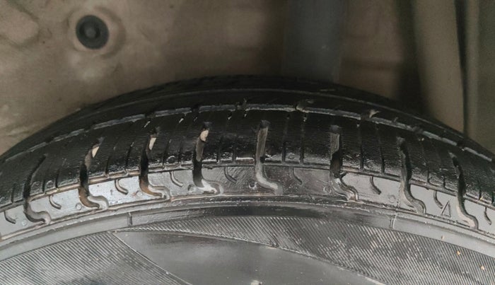 2015 Maruti Celerio VXI AMT, Petrol, Automatic, 68,945 km, Left Rear Tyre Tread