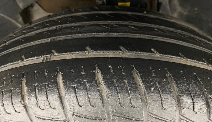 2014 Nissan Terrano XL P, Petrol, Manual, 76,646 km, Left Front Tyre Tread