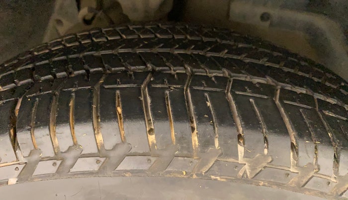 2014 Mahindra XUV500 W6, Diesel, Manual, 97,791 km, Right Front Tyre Tread