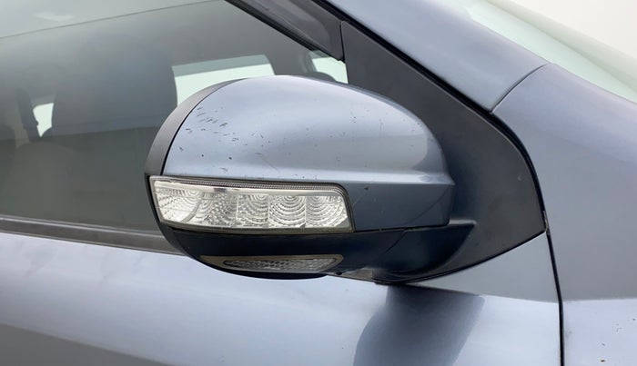 2014 Mahindra XUV500 W6, Diesel, Manual, 97,791 km, Right rear-view mirror - Folding motor not working