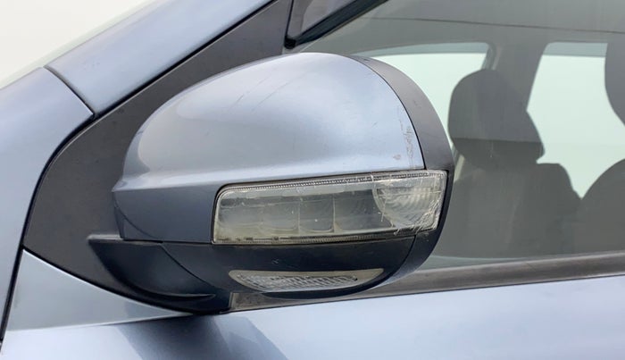 2014 Mahindra XUV500 W6, Diesel, Manual, 97,791 km, Left rear-view mirror - Indicator light not working