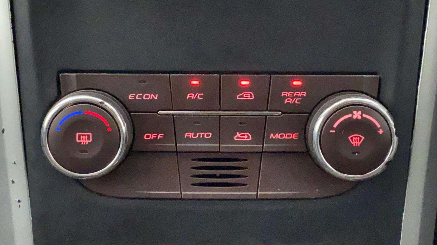 2014 Mahindra XUV500 W6, Diesel, Manual, 97,791 km, Automatic Climate Control