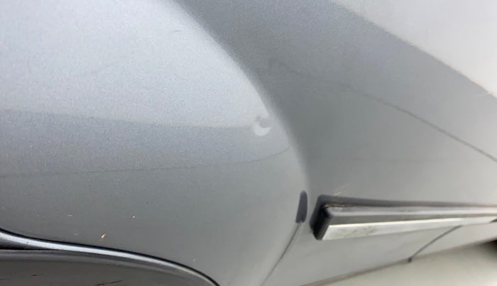 2014 Mahindra XUV500 W6, Diesel, Manual, 97,791 km, Right rear door - Slightly dented