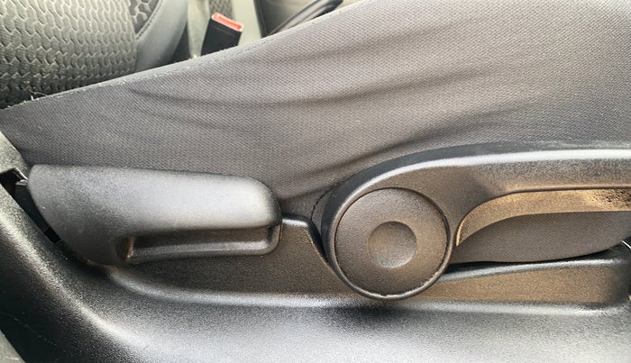 2017 Maruti Vitara Brezza ZDI PLUS, Diesel, Manual, 1,45,205 km, Driver Side Adjustment Panel