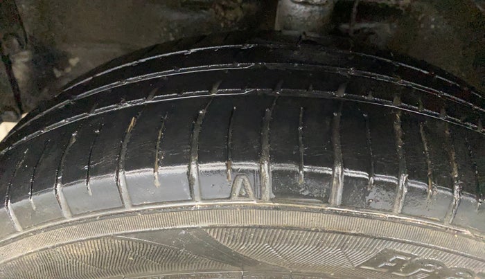 2014 Maruti Wagon R 1.0 VXI, Petrol, Manual, 62,194 km, Left Front Tyre Tread