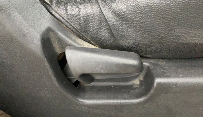 2014 Maruti Wagon R 1.0 VXI, Petrol, Manual, 62,194 km, Driver Side Adjustment Panel