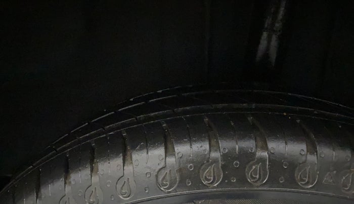 2021 Renault Kwid RXT 1.0 (O), Petrol, Manual, 33,094 km, Left Rear Tyre Tread