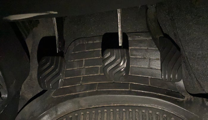 2021 Renault Kwid RXT 1.0 (O), Petrol, Manual, 33,094 km, Pedals