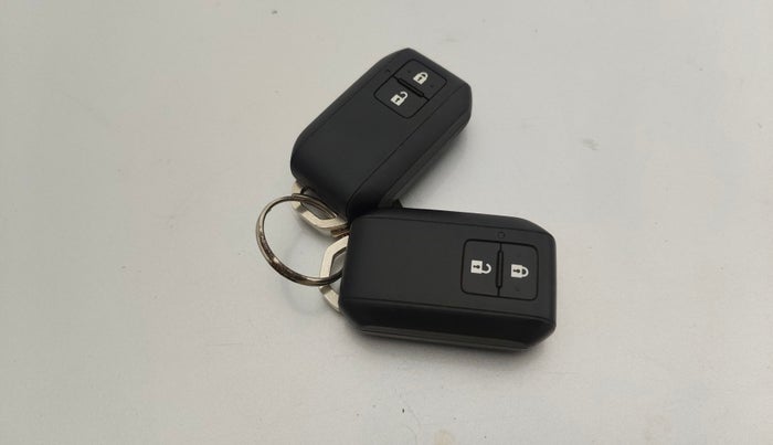 2018 Maruti Swift ZXI, Petrol, Manual, 71,190 km, Key Close Up