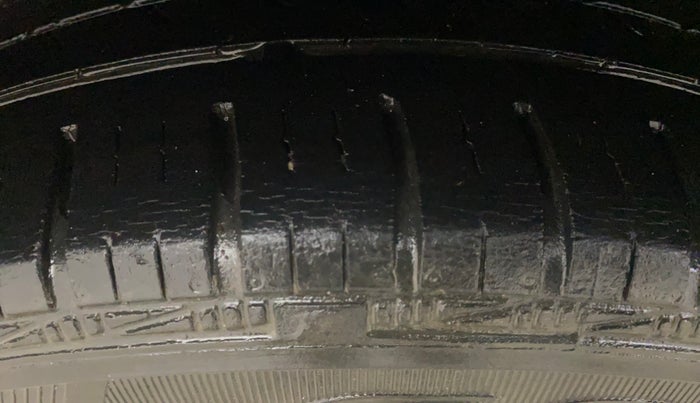 2015 Hyundai Grand i10 ASTA (O) 1.2 KAPPA VTVT, Petrol, Manual, 1,15,614 km, Right Rear Tyre Tread