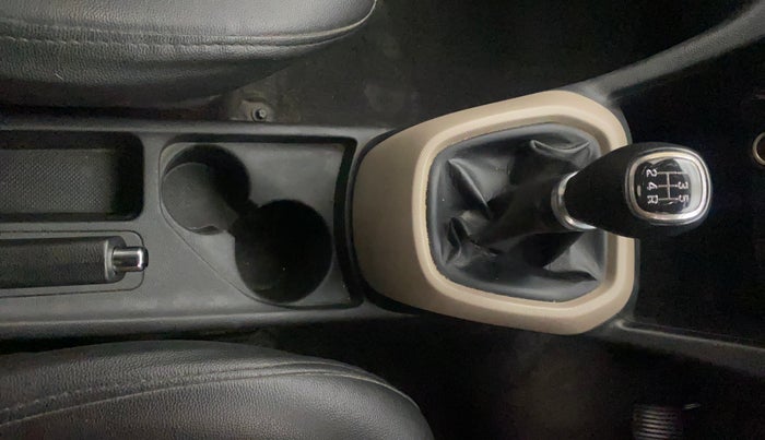 2015 Hyundai Grand i10 ASTA (O) 1.2 KAPPA VTVT, Petrol, Manual, 1,15,614 km, Gear Lever