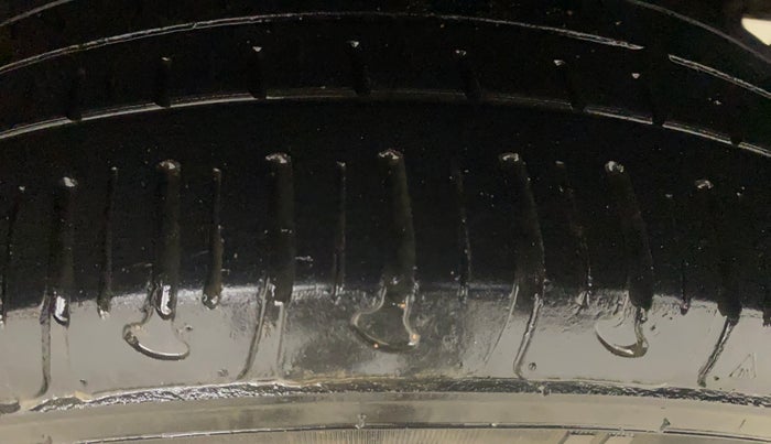 2015 Hyundai Grand i10 ASTA (O) 1.2 KAPPA VTVT, Petrol, Manual, 1,15,614 km, Left Rear Tyre Tread