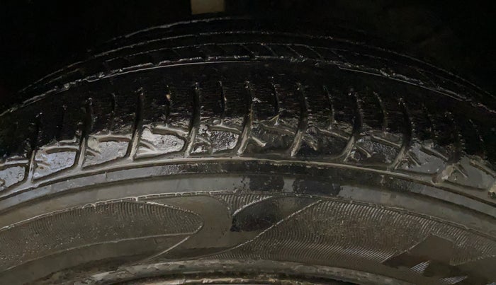 2019 Maruti Baleno DELTA PETROL 1.2, Petrol, Manual, 69,052 km, Right Front Tyre Tread