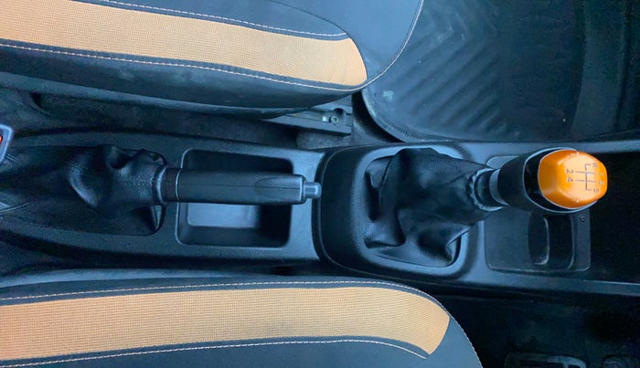 2018 Renault Kwid CLIMBER 1.0, Petrol, Manual, 27,998 km, Gear Lever