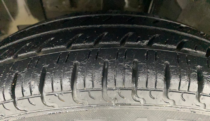 2018 Renault Kwid CLIMBER 1.0, Petrol, Manual, 27,998 km, Left Front Tyre Tread