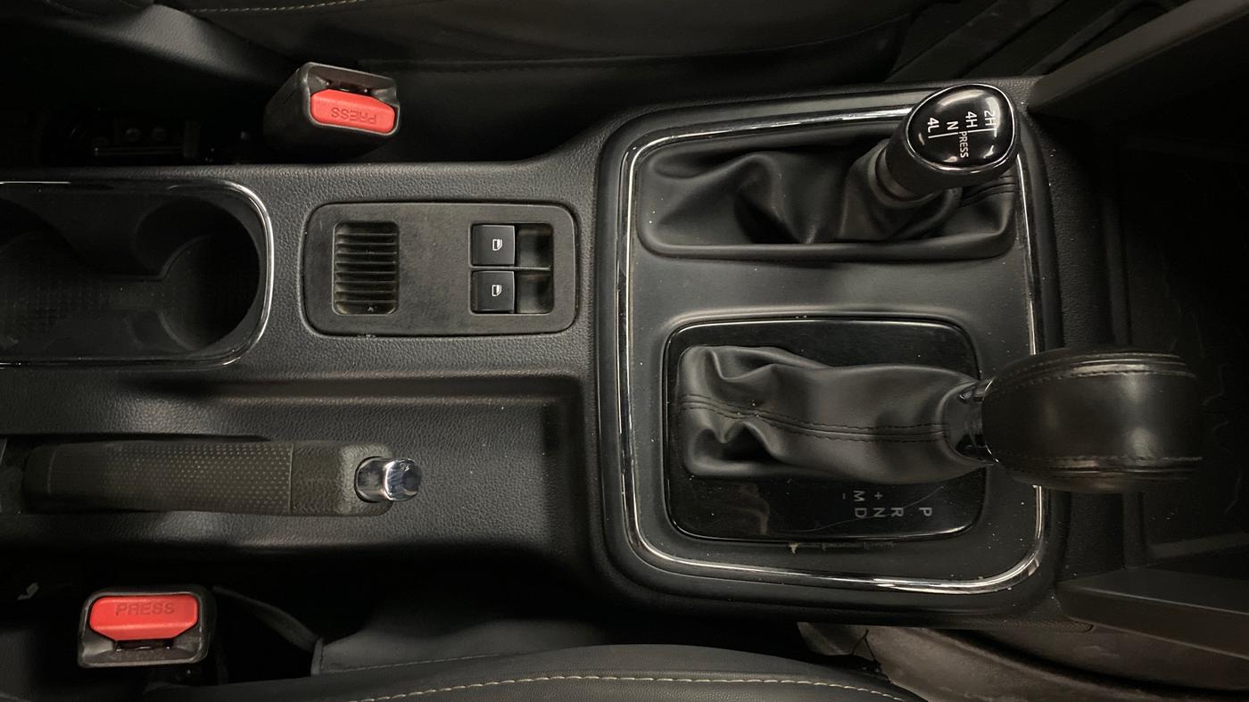 2021 Mahindra Thar LX PETROL HT 4WD AT, Petrol, Automatic, 57,732 km, Gear Lever