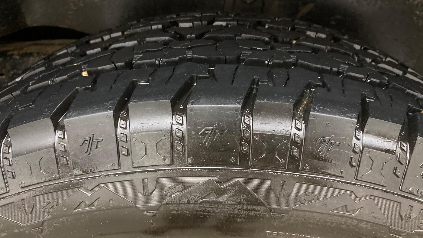 2021 Mahindra Thar LX PETROL HT 4WD AT, Petrol, Automatic, 57,732 km, Left Rear Tyre Tread