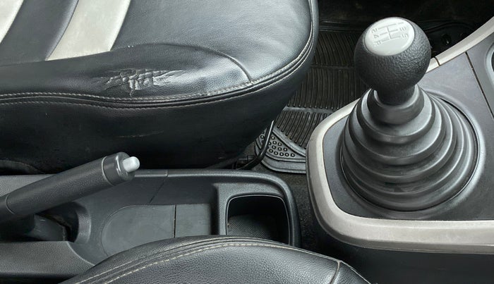 2012 Maruti Ritz VXI, Petrol, Manual, 62,252 km, Gear Lever