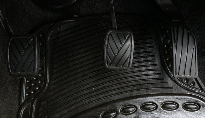 2012 Maruti Ritz VXI, Petrol, Manual, 62,252 km, Pedals