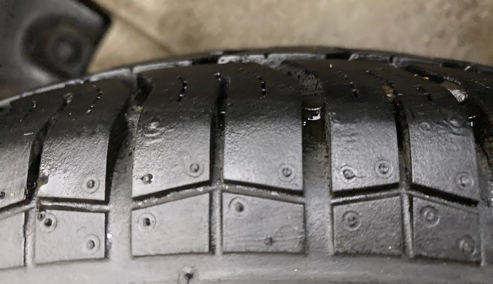 2012 Maruti Ritz VXI, Petrol, Manual, 62,252 km, Left Rear Tyre Tread