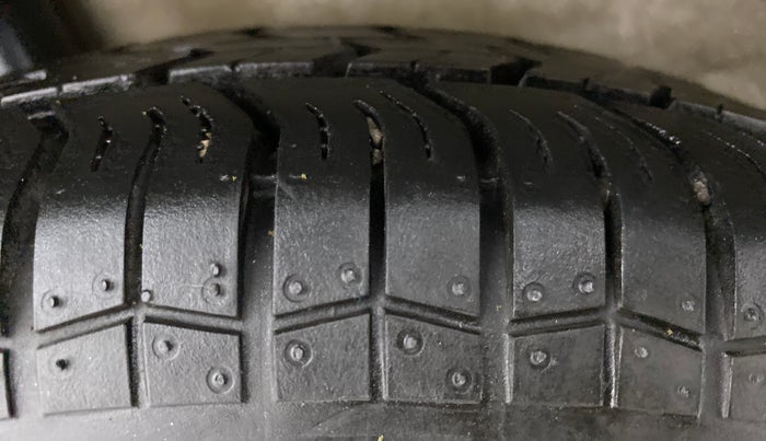2012 Maruti Ritz VXI, Petrol, Manual, 62,252 km, Right Rear Tyre Tread