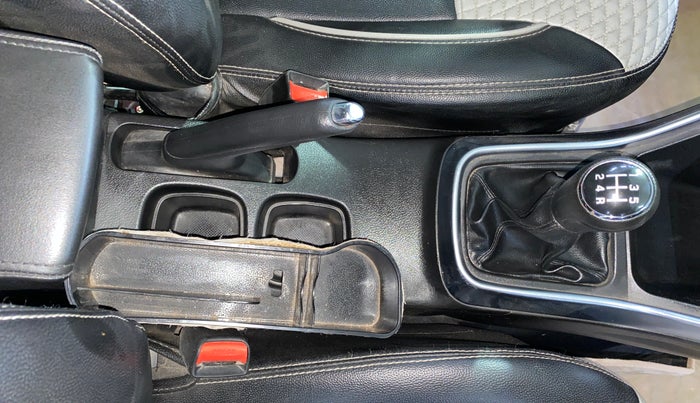 2021 Maruti S Cross ZETA 1.5, Petrol, Manual, 78,674 km, Gear Lever