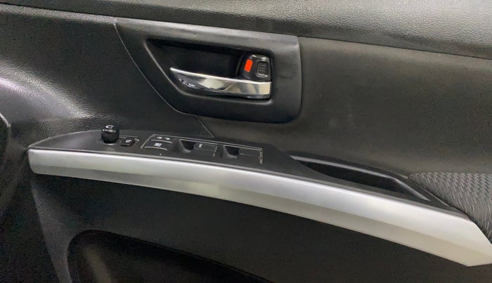 2021 Maruti S Cross ZETA 1.5, Petrol, Manual, 78,674 km, Driver Side Door Panels Control