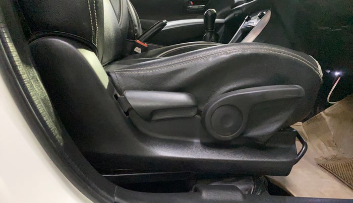 2021 Maruti S Cross ZETA 1.5, Petrol, Manual, 78,674 km, Driver Side Adjustment Panel