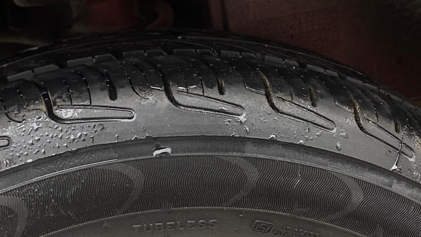 2016 Tata Nano TWIST XTA, Petrol, Automatic, 40,961 km, Right Rear Tyre Tread