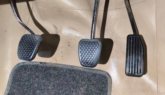 2014 Honda Brio S MT, Petrol, Manual, 46,422 km, Pedals