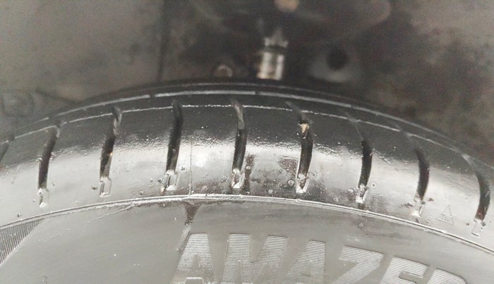 2014 Honda Brio S MT, Petrol, Manual, 46,422 km, Left Front Tyre Tread