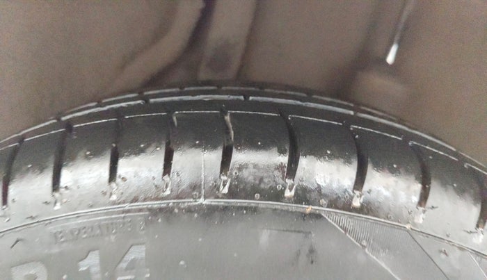 2014 Honda Brio S MT, Petrol, Manual, 46,422 km, Left Rear Tyre Tread