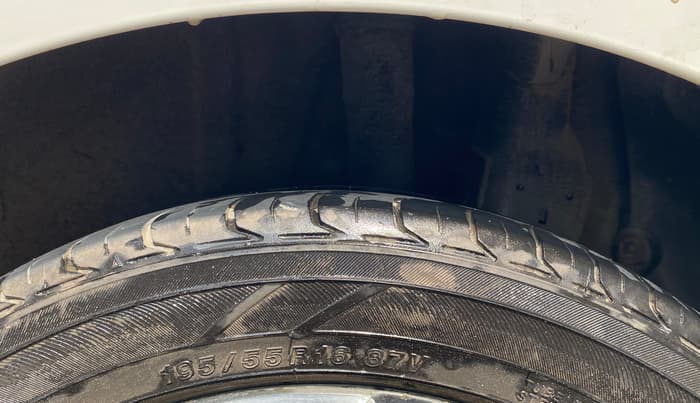 2021 Hyundai NEW I20 ASTA (O) 1.2 MT, Petrol, Manual, 1,34,714 km, Left Rear Tyre Tread