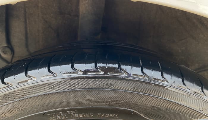 2021 Hyundai NEW I20 ASTA (O) 1.2 MT, Petrol, Manual, 1,34,714 km, Right Rear Tyre Tread