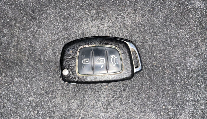 2012 Hyundai i20 SPORTZ 1.4 AT, Petrol, Automatic, 99,234 km, Key Close Up