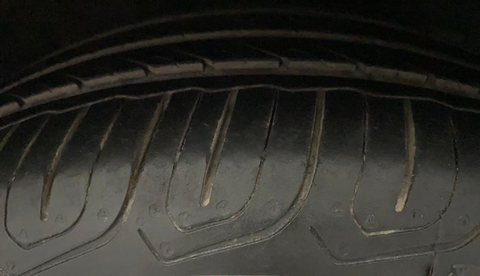 2012 Hyundai i20 SPORTZ 1.4 AT, Petrol, Automatic, 99,234 km, Right Front Tyre Tread