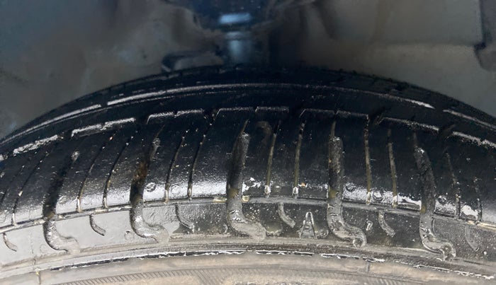 2015 Maruti Celerio VXI, Petrol, Manual, 65,528 km, Right Front Tyre Tread
