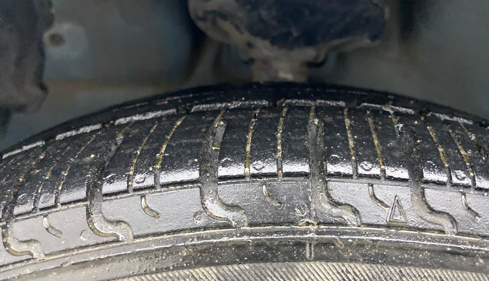 2015 Maruti Celerio VXI, Petrol, Manual, 65,528 km, Left Front Tyre Tread