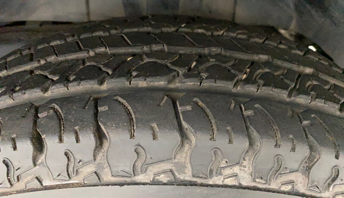 2018 Mahindra TUV300 T10, Diesel, Manual, 69,005 km, Left Rear Tyre Tread